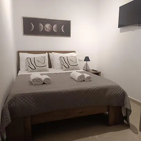Sofman City Center Apartment B Iraklion Buitenkant foto