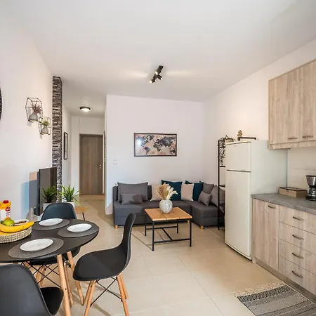 Sofman City Center Apartment B Iraklion Buitenkant foto